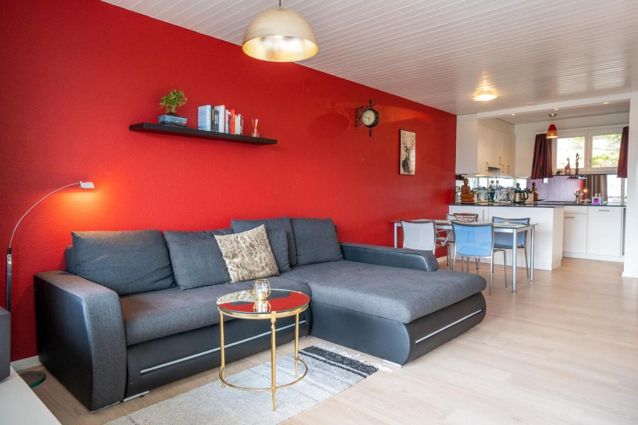 Ferienwohnung -Panorama-Bergblick- Dampfbad-Dusche und Aussenbett Flims Exterior foto