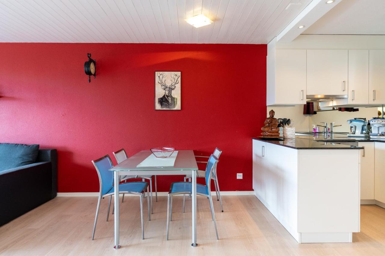 Ferienwohnung -Panorama-Bergblick- Dampfbad-Dusche und Aussenbett Flims Exterior foto